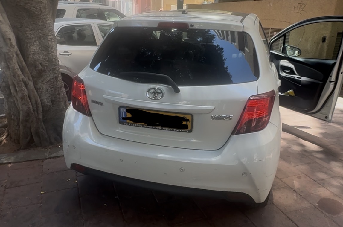TOYOTA Yaris