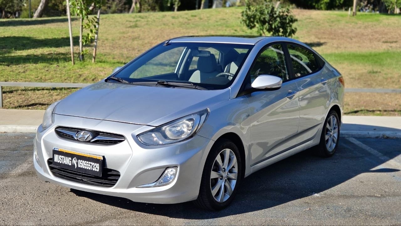 HYUNDAI i25 PREMIUM