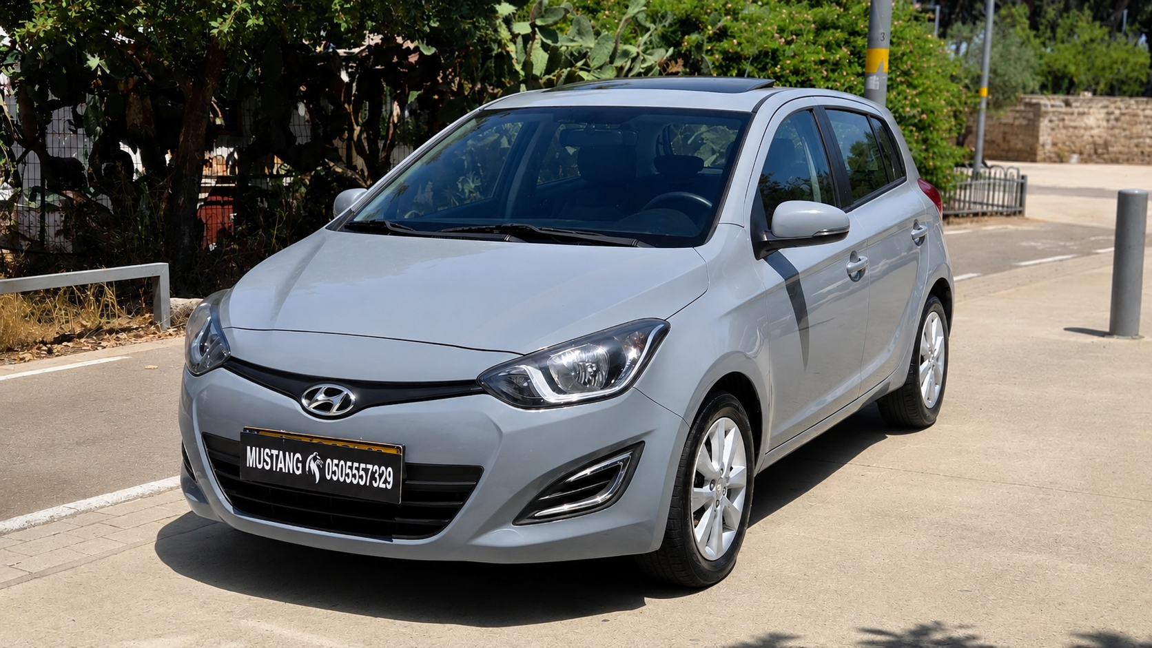 HYUNDAI i20 PREMIUM